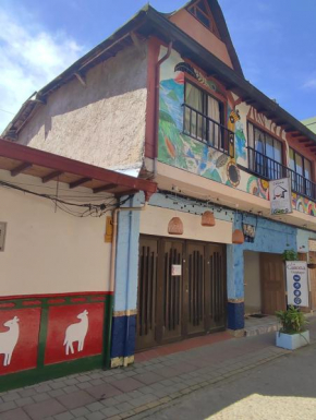  La Casona Hostel  Гуатапе